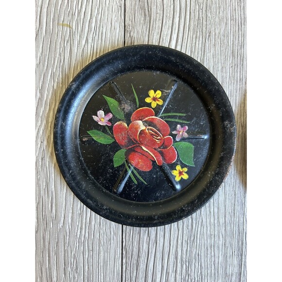 Vintage Tole Red & Black Hand Painted Coasters Ashtrays Metal Floral Set Of 2 - Picture 2 of 5